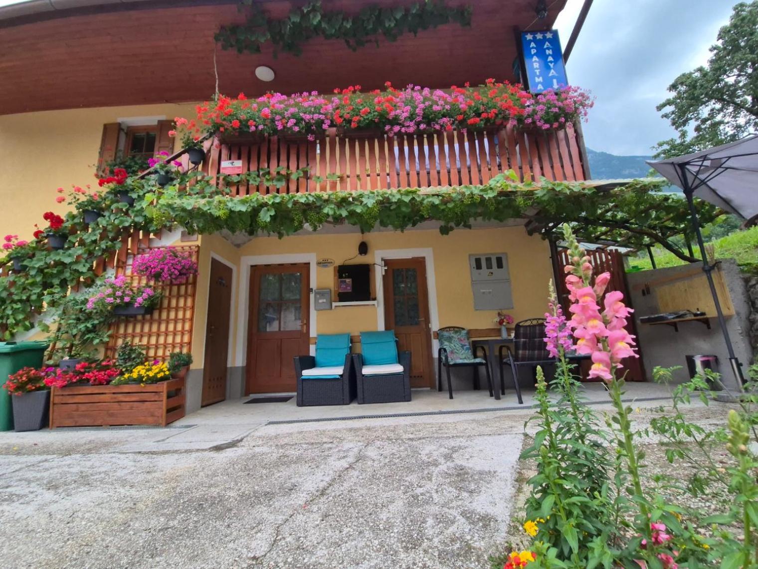 Apartment Anaya Paradise For Families Бовец Екстериор снимка