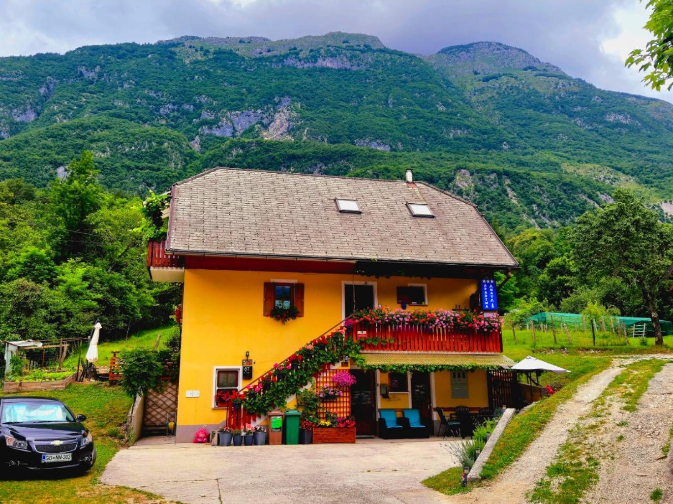 Apartment Anaya Paradise For Families Бовец Екстериор снимка